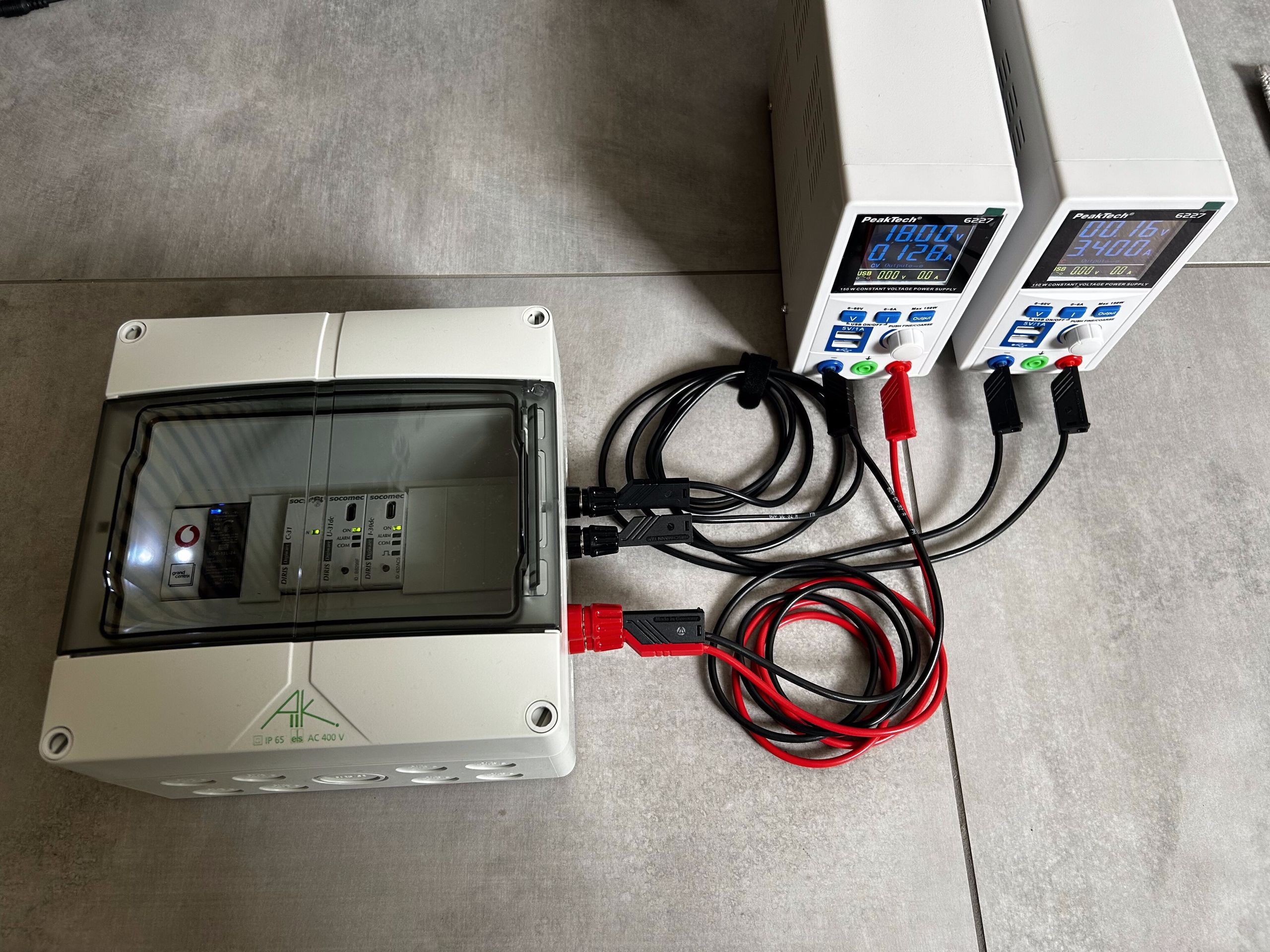 DC voltage and current measurement using laboratory power supplies